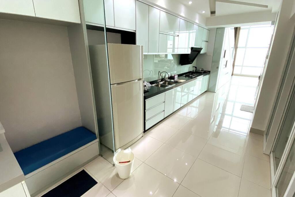 The Maritime Suite @ Panoramic Duplex 海景の家 Jelutong Buitenkant foto