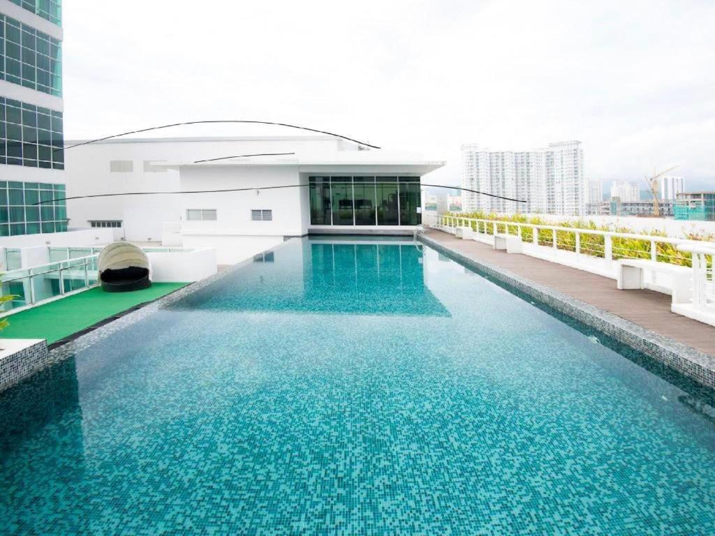 The Maritime Suite @ Panoramic Duplex 海景の家 Jelutong Buitenkant foto